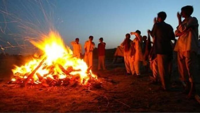 In Kesamudram, daughter Spandana courageously performed her father’s last rites, breaking societal norms with responsibility and love.