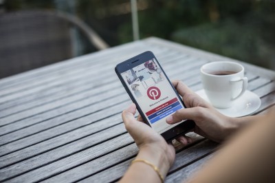 Pinterest registers over 1B searches in Saudi Arabia, targeting Gen Z and expanding lifestyle, retail, and tourism content in the region.