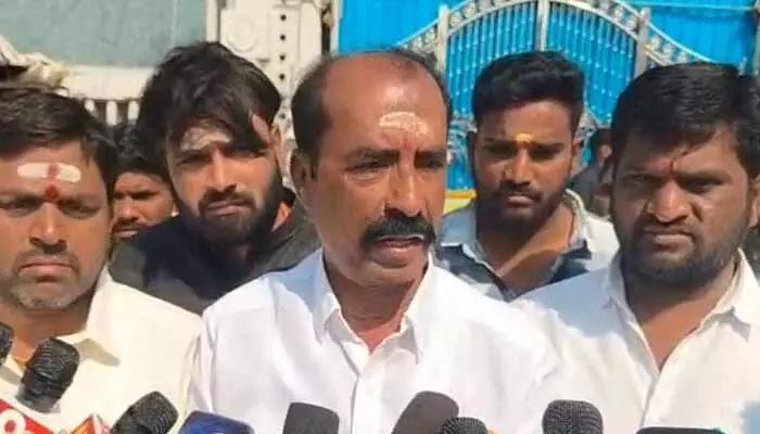 BJP leaders demanded officials to clarify reasons behind darshan suspension at Vemulawada temple, citing devotees’ hardships.
