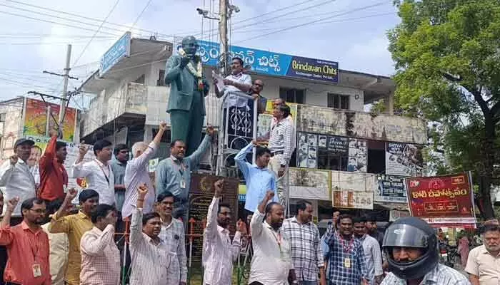 Private colleges continue indefinite strike demanding pending fee reimbursements. Authorities urged to release immediately.