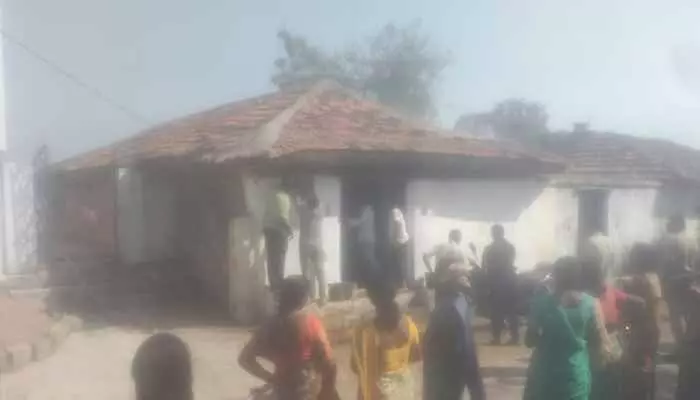 A fire in Ellareddypeta damaged a house roof, destroying valuables. Locals and fire personnel managed to control the flames.