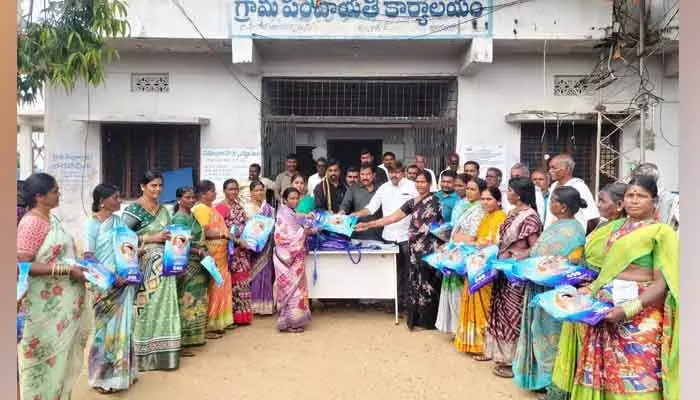 High-quality Indiramma sarees distributed in Kothuru bring joy to women, reflecting the government’s commitment to welfare.