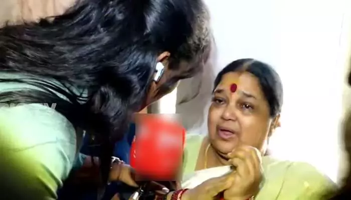 Naveen Yadav wins Jubilee Hills by-election with 24,729-vote margin; his mother Kasthuri expresses deep emotions.