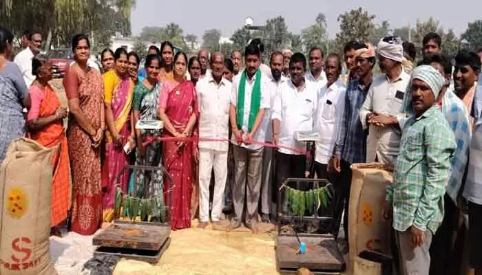 Nidamanuru Market Chairman Ankati Satyam inaugurated a small grain purchase center in Naramma Gudem to support farmers’ welfare.