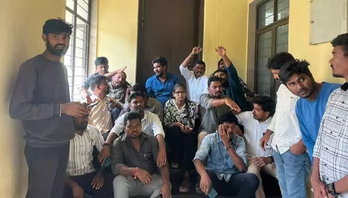 Students protested at Osmania University over missing OTPs and seat allotment issues in second phase admissions.
