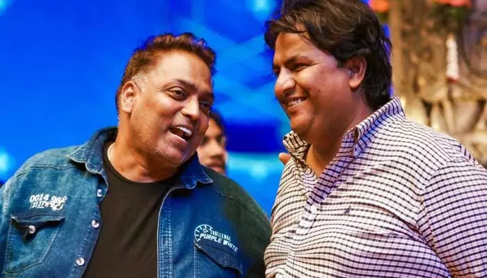 The devotional song ‘Om Veer Naag’ from mythological film ‘Nagabandham’ starring Virat Karn is shot on a grand temple set.